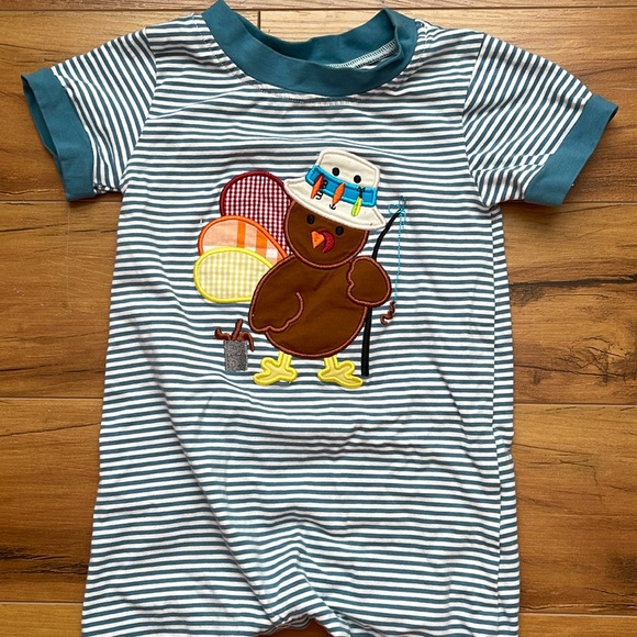 Smocked by Laya and Linc. Boys short sleeve romper with button bottom. Size 18M - Picture 1 of 4